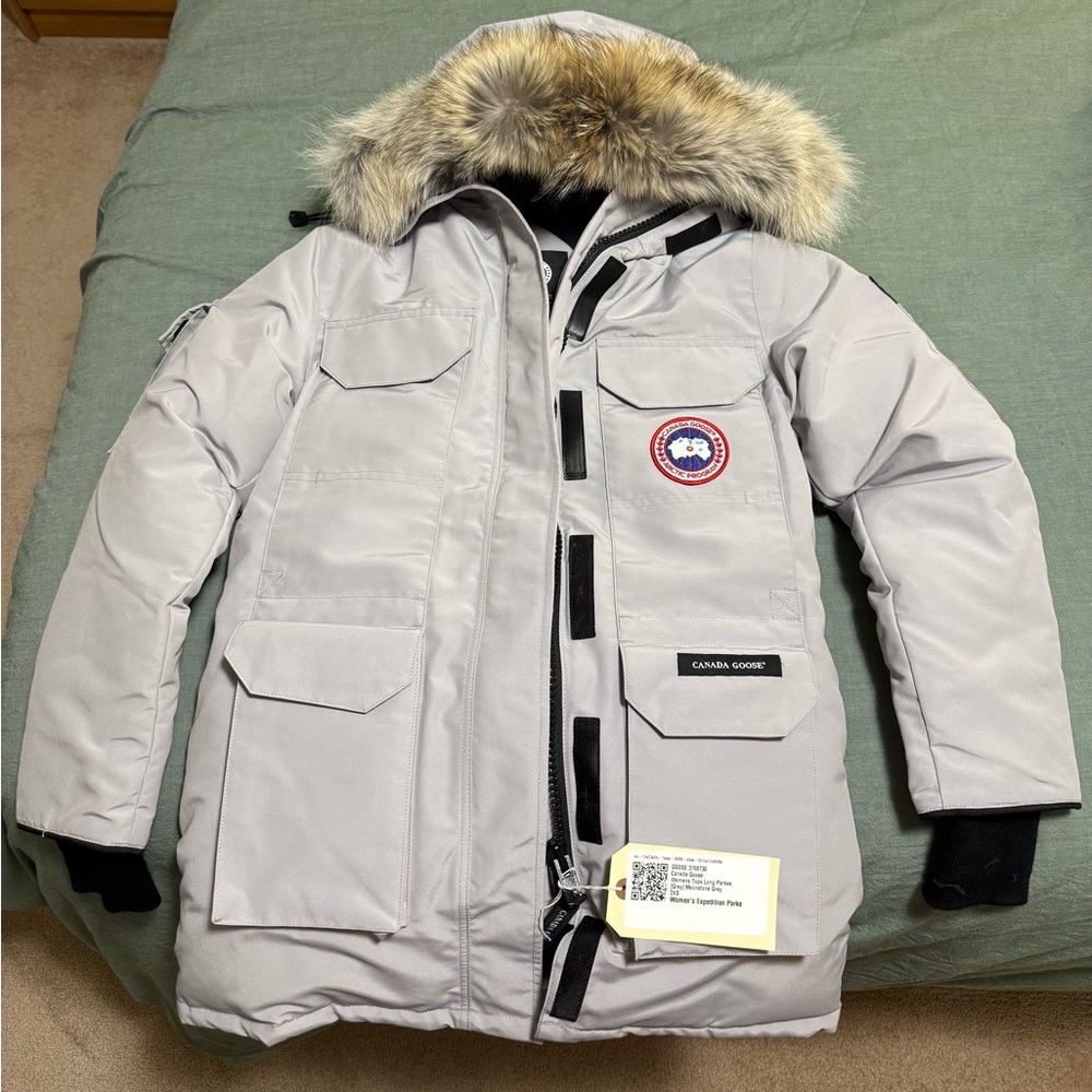 Canada Goose Women's Parka in Moonstone Grey